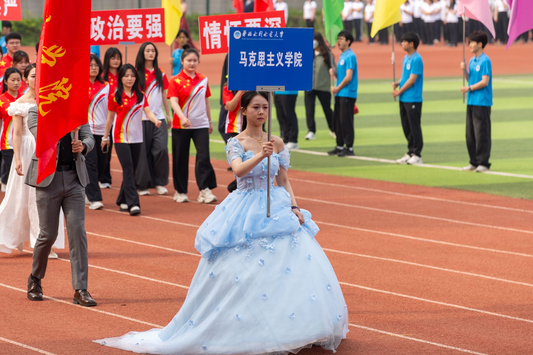 【组图】乐鱼真人体育娱乐新手怎么玩举